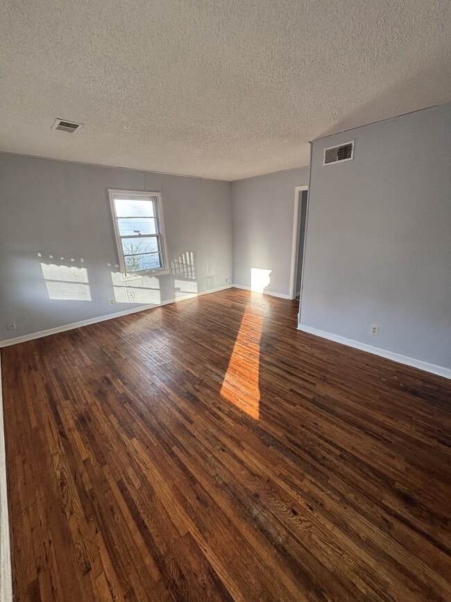 1912 N Grove St in Wichita, KS - Building Photo - Building Photo