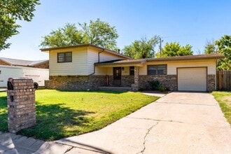 1210 Nelson Ave in Liberal, KS - Building Photo - Building Photo