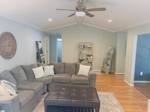 317 Riverside Chase Cir in Greer, SC - Building Photo - Building Photo
