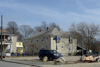 90 Main St in Fairhaven, MA - Building Photo - Building Photo