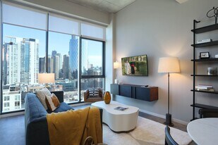 944 W Madison St in Chicago, IL - Building Photo