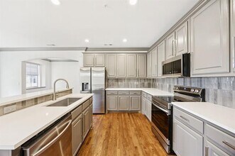 5804 Hudson St in Dallas, TX - Building Photo - Building Photo