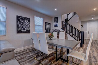 426 Port Reggio St in Las Vegas, NV - Building Photo - Building Photo