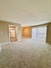 Normandy Apartments in Kansas City, KS - Foto de edificio - Building Photo