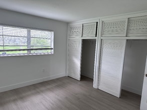 7660 SW 82nd St in Miami, FL - Building Photo - Building Photo