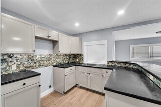 2360 NW 6th Ct in Fort Lauderdale, FL - Building Photo - Building Photo