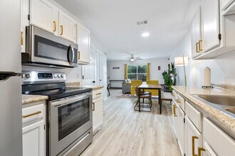 1300 Nylic St in Tallahassee, FL - Building Photo - Building Photo
