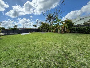 8400 SW 46th St in Miami, FL - Building Photo - Building Photo
