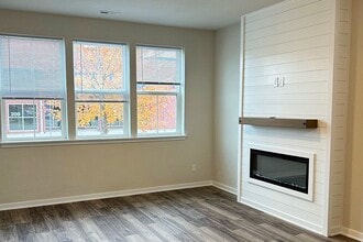 RIVERS ROW in Beaver Dam, WI - Building Photo - Building Photo