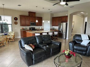 8725 Amaretto Ave in Sarasota, FL - Building Photo - Building Photo