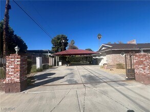 1650 Waldman Ave in Las Vegas, NV - Building Photo - Building Photo