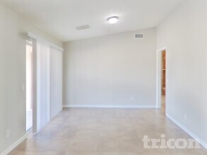 10044 W Highland Ave in Phoenix, AZ - Building Photo - Building Photo