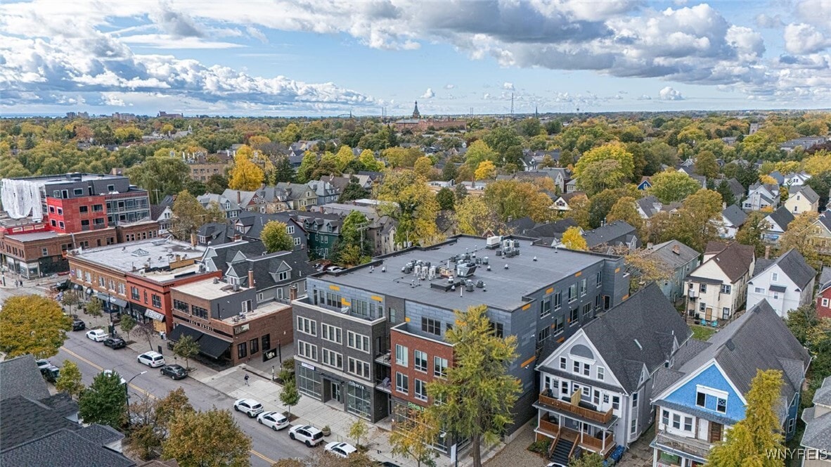 1020 Elmwood Ave in Buffalo, NY - Building Photo