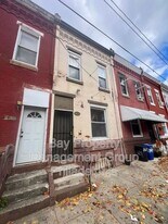 1631 Edgley St in Philadelphia, PA - Building Photo