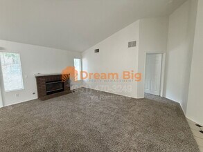 1585 Stoneykirk Dr in Riverside, CA - Building Photo - Building Photo
