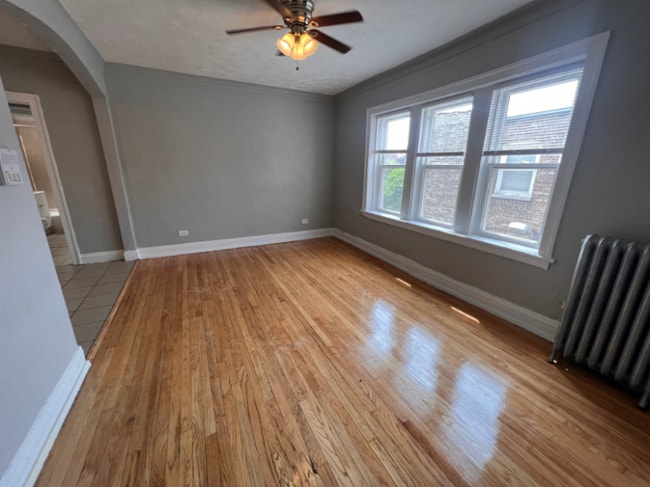 9453 S Loomis St, Unit 307