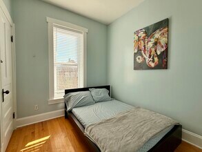 2604 W Fullerton Ave in Chicago, IL - Building Photo - Building Photo