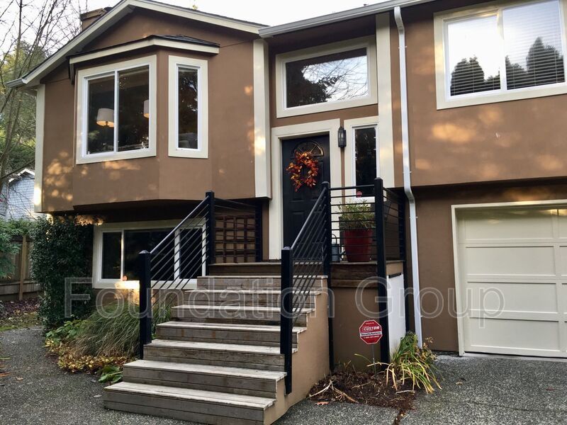 11331 19th Ave NE in Seattle, WA - Building Photo