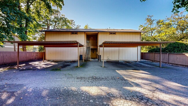 949 Camino Coronado in Rohnert Park, CA - Building Photo - Building Photo