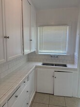 1125 N Loma Vista Dr in Long Beach, CA - Foto de edificio - Building Photo