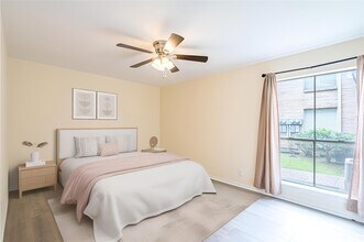 700 Thicket Ln in Houston, TX - Building Photo - Building Photo
