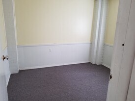 5815 Alder St, Unit 2 in Pittsburgh, PA - Building Photo