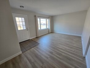 2136 Rugen Rd in Glenview, IL - Building Photo - Building Photo