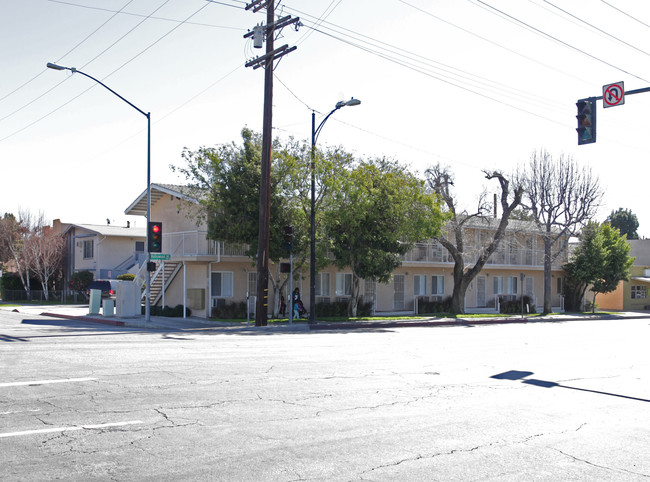 1144 N Hollywood Way in Burbank, CA - Building Photo - Building Photo