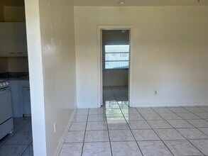 2359 NE 172nd St, Unit 2 in North Miami Beach, FL - Building Photo - Building Photo