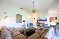 559 Beachwalk Cir in Naples, FL - Building Photo - Building Photo