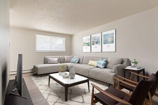 New Delton Apartments in Edmonton, AB - Building Photo
