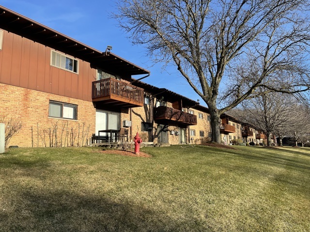 100 Willow Ln, Unit B110 in Willow Springs, IL - Foto de edificio - Building Photo