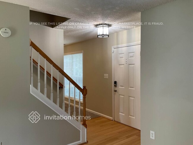 5808 Thistlerock Ln in Durham, NC - Building Photo - Building Photo