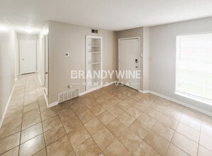 4534 Valley Stream Dr in Memphis, TN - Building Photo - Building Photo