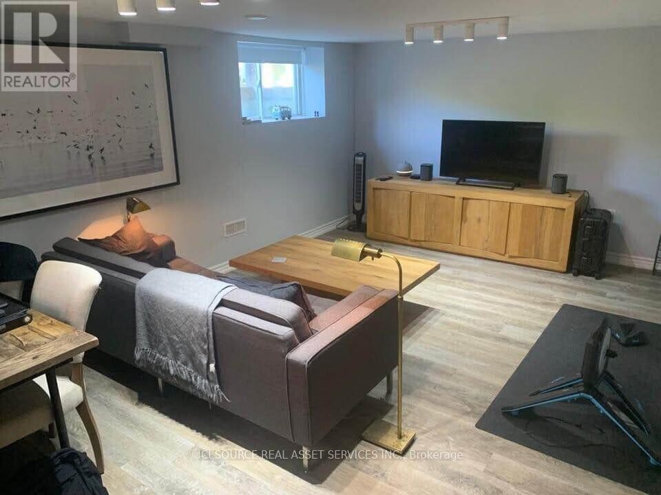 40 Harlton Crescent in Toronto, ON - Building Photo
