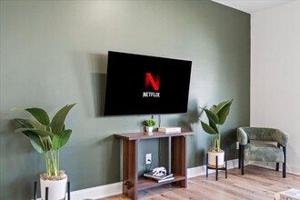 7047 Lash Ln in Charlotte, NC - Foto de edificio - Building Photo