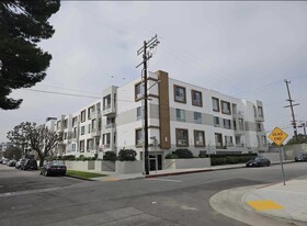 10908 Hartsook St, Unit 206 in North Hollywood, CA - Building Photo