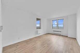 5800 Arlington Ave in Bronx, NY - Building Photo