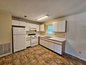 2865 University Ave in Morgantown, WV - Foto de edificio - Building Photo