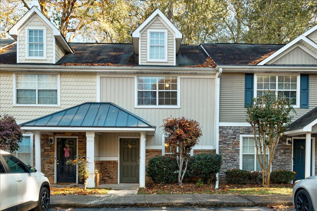 208 Park St in Dallas, GA - Building Photo