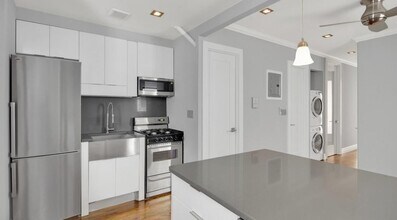 219 E 23rd St, Unit 17 in New York, NY - Foto de edificio - Building Photo