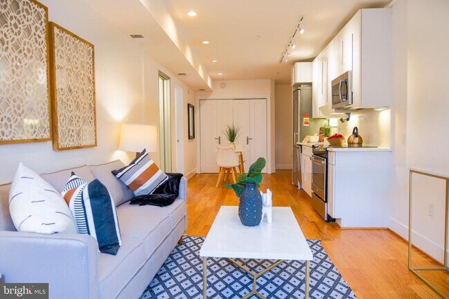 1209 G St SE in Washington, DC - Building Photo - Building Photo