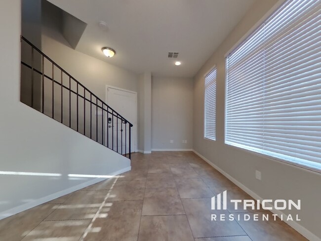 10321 W Monterosa Ave in Phoenix, AZ - Building Photo - Building Photo