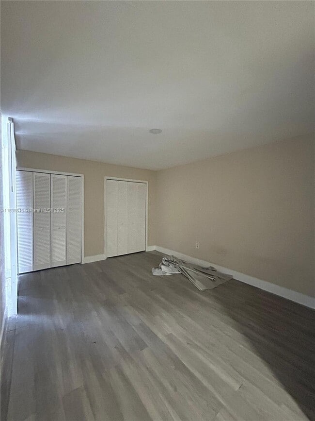 19851 SW 114th Ave in Miami, FL - Building Photo - Building Photo