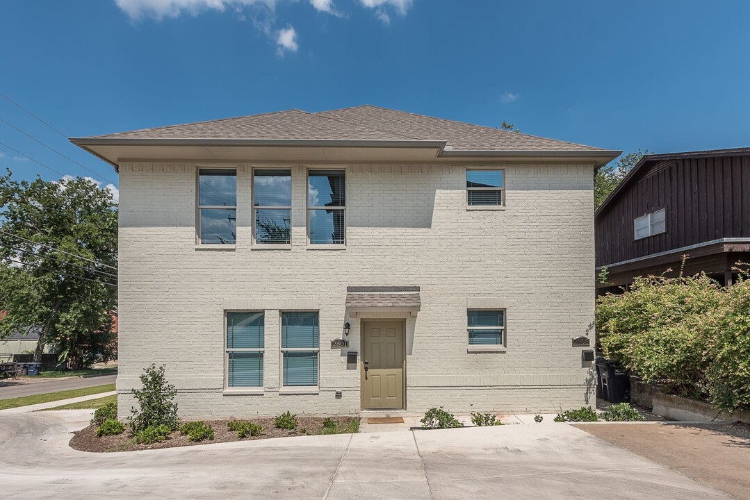 2803 Sandage Ave in Fort Worth, TX - Foto de edificio