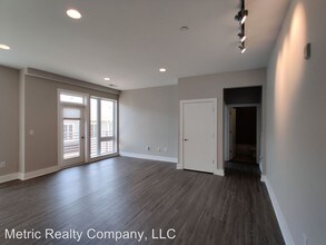 2200 Lyndhurst Ave-Unit -#204 in Charlotte, NC - Building Photo - Building Photo