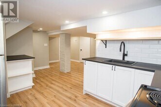 133 Park Row N in Hamilton, ON - Building Photo - Building Photo