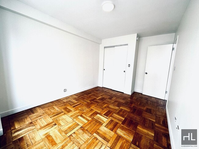 Fourth Avenue, Unit 14L in New York, NY - Foto de edificio - Building Photo