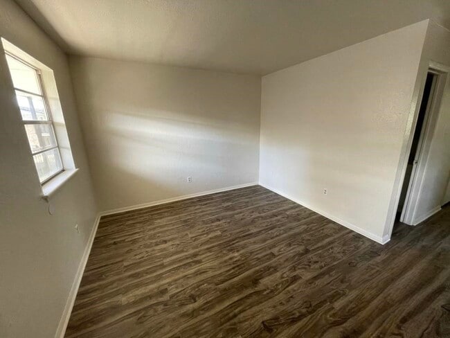 1502 NW Kingsbury Ave in Lawton, OK - Building Photo - Building Photo