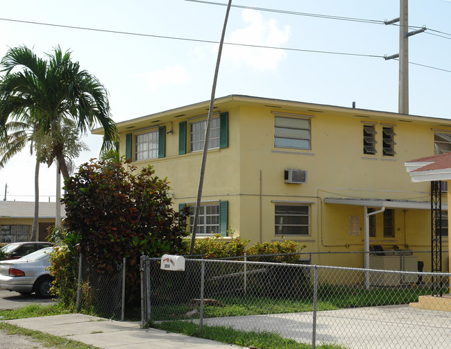 1000 SW 29th Ave in Miami, FL - Building Photo - Building Photo